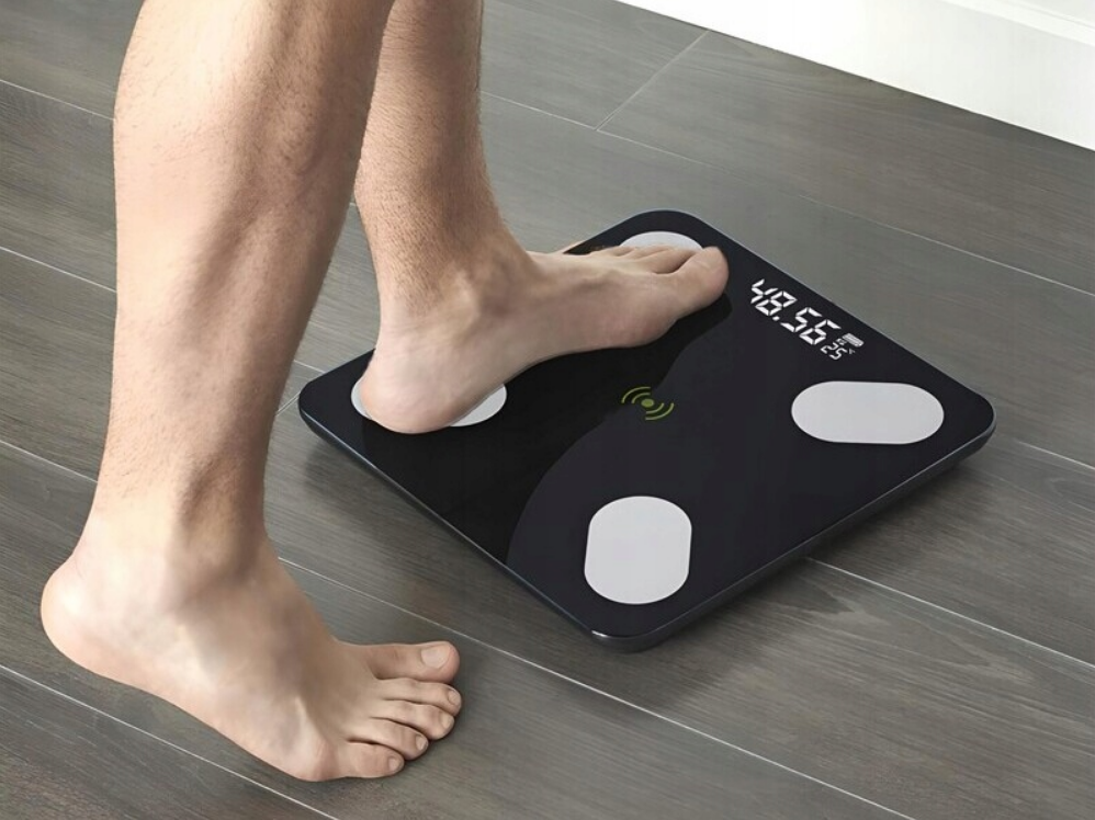 WAGA ŁAZIENKOWA INTELIGENTNA SMART ANALITYCZNA BLUETOOTH SZKLANA 180 KG